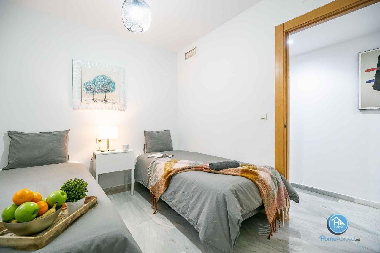 Bajo Urbano Boutique En Carlos Haya Con Terraza Y Parking Málaga Exterior foto